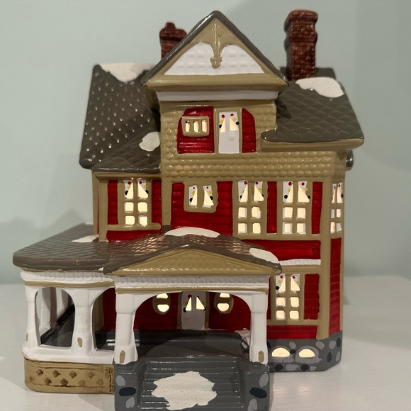 Department 66 Snow Village - Kenwood House - Picture 2 of 5